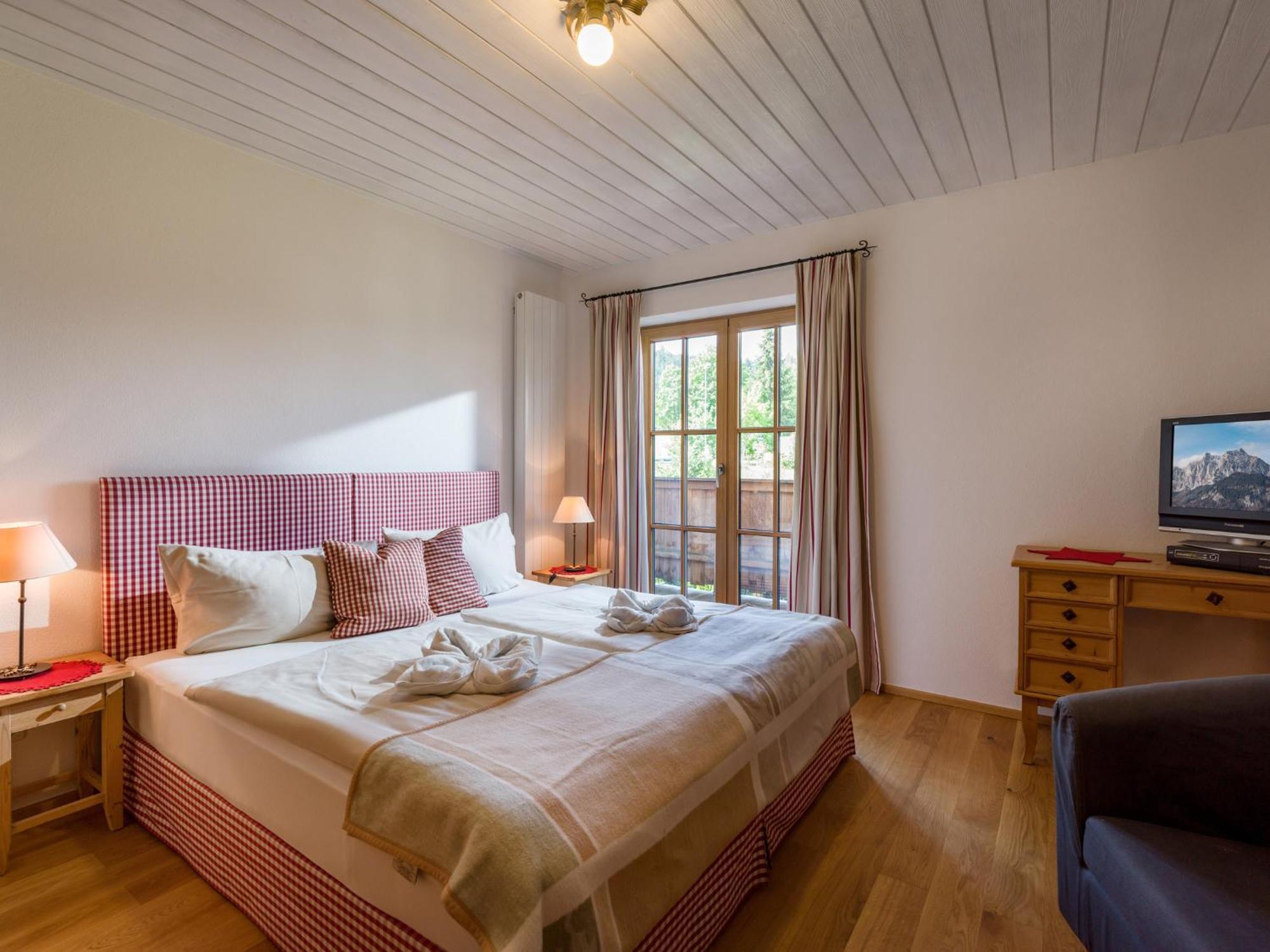 Landhaus Kitzhorn Appartement Hahnenkamm - By Nv-Appartements Kitzbühel Dış mekan fotoğraf