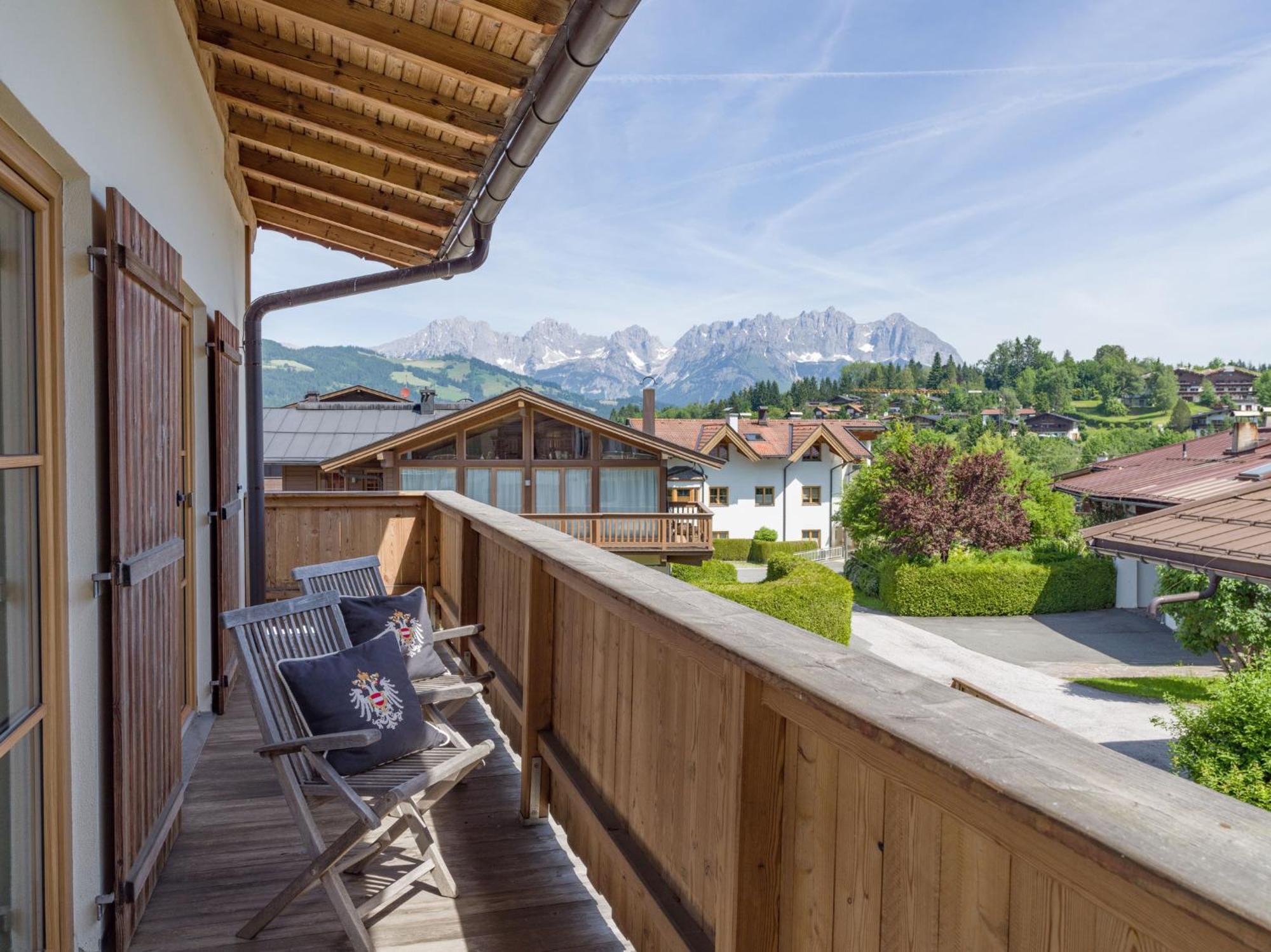 Landhaus Kitzhorn Appartement Hahnenkamm - By Nv-Appartements Kitzbühel Dış mekan fotoğraf