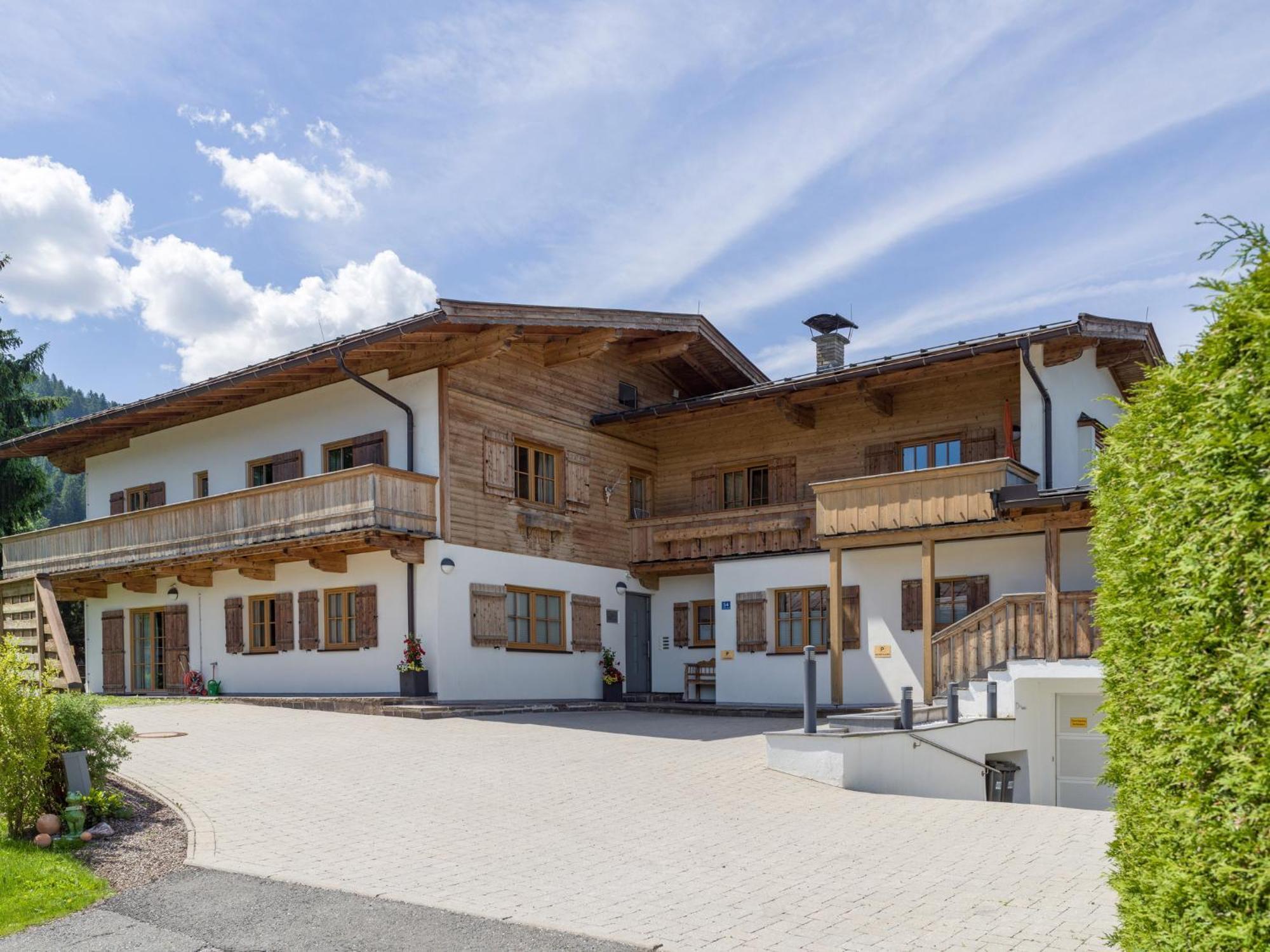 Landhaus Kitzhorn Appartement Hahnenkamm - By Nv-Appartements Kitzbühel Dış mekan fotoğraf