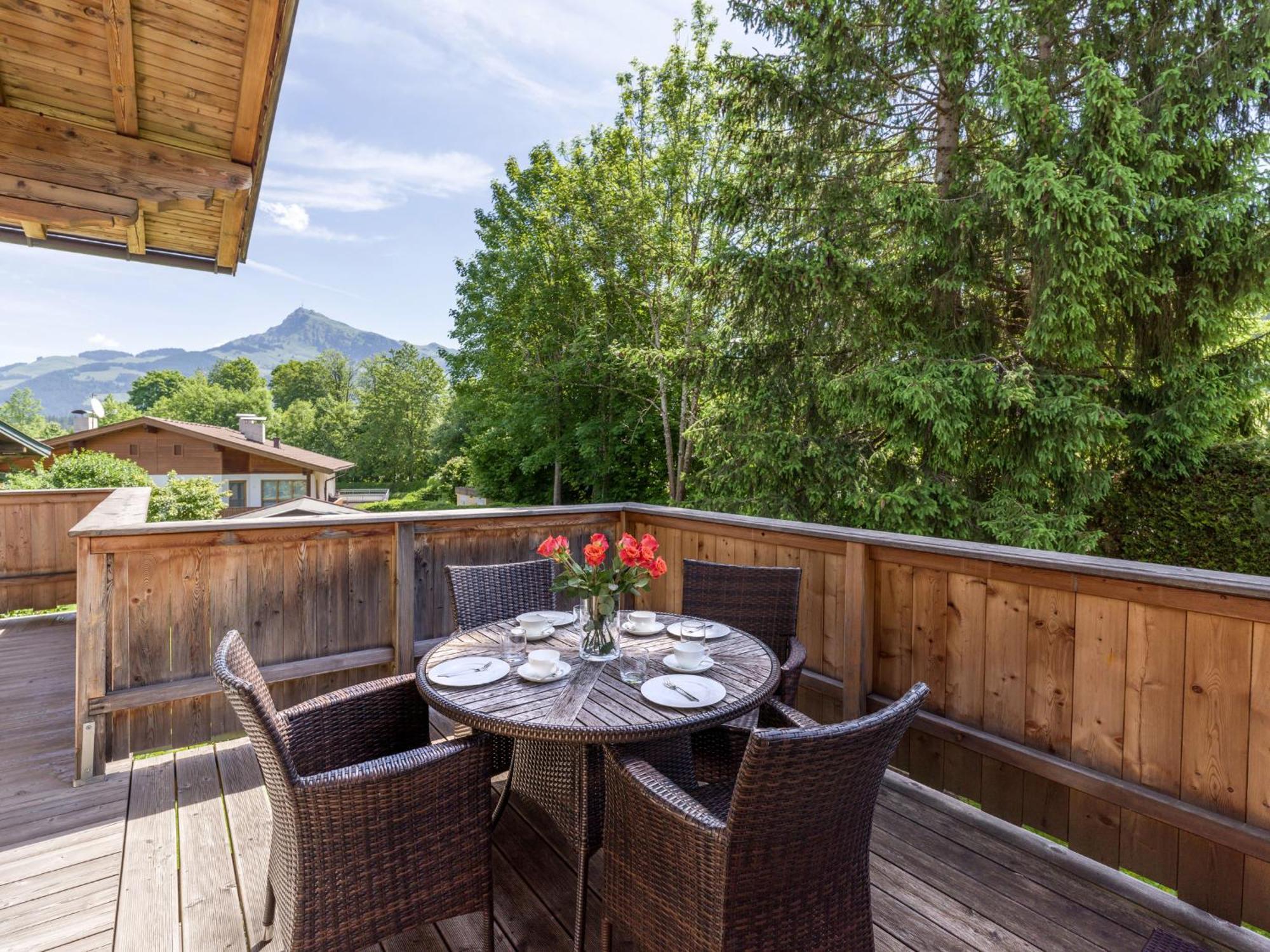 Landhaus Kitzhorn Appartement Hahnenkamm - By Nv-Appartements Kitzbühel Dış mekan fotoğraf